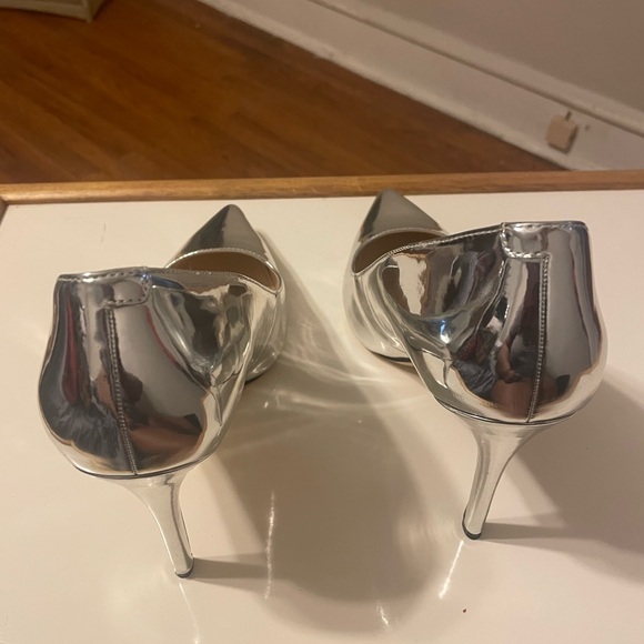 Nine West Silver Pumps - Picture 3 of 6